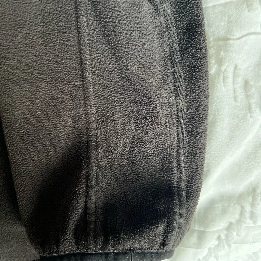 The North Face Men’s Black Fleece Zip-up